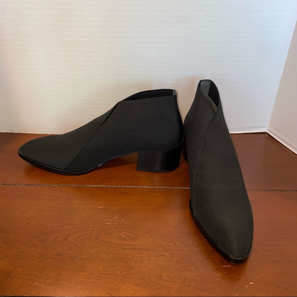 Donald Pliner Booties